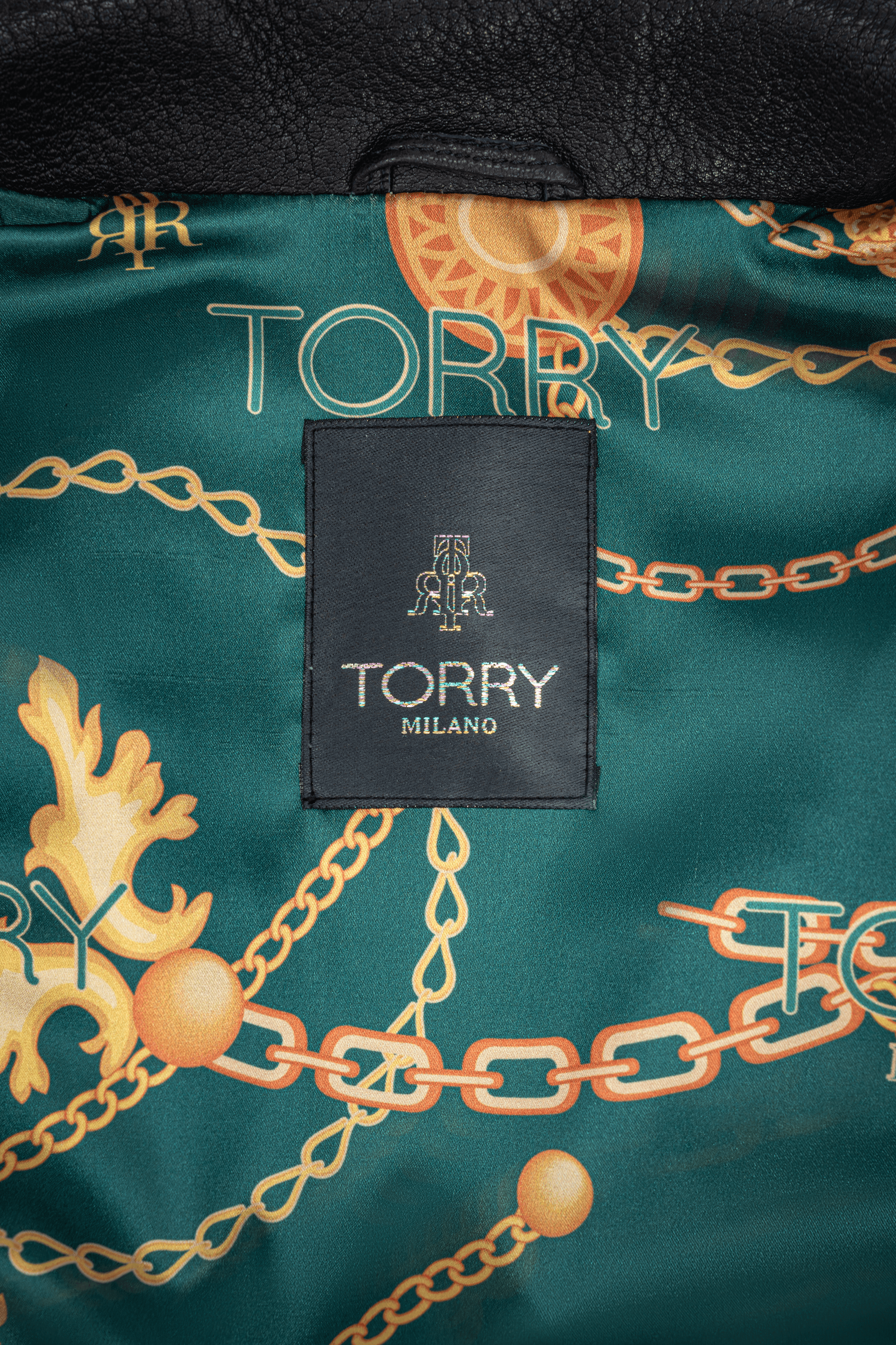 Jachetă de motociclist din piele neagră