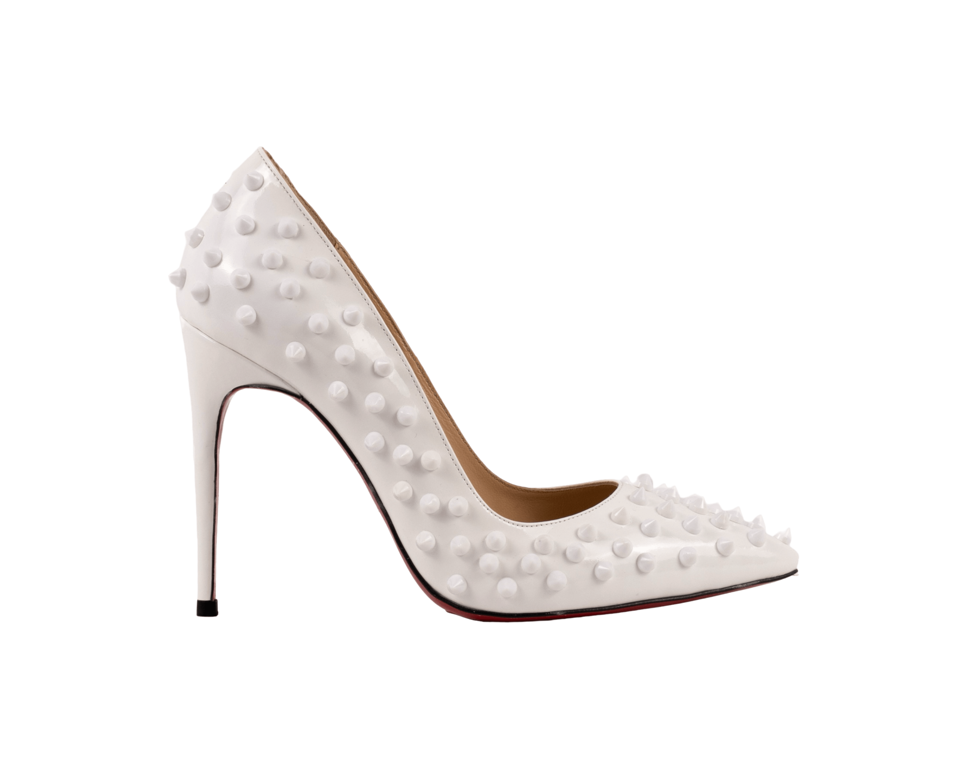 White studded high-heeled shoe on a transparent background